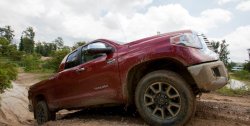 2014 Toyota Tundra - Road & Track03.jpg