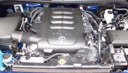 2014 Toyota  Tundra Engine.jpg