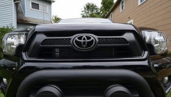 Black metallic Toyota emblem