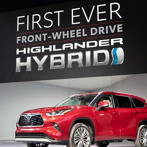 2020 Toyota Highlander Front Wheel Drive
